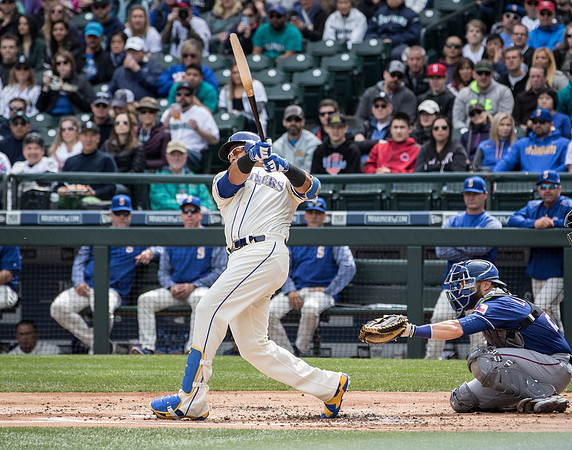 Nelson Cruz Destroys Bat 2