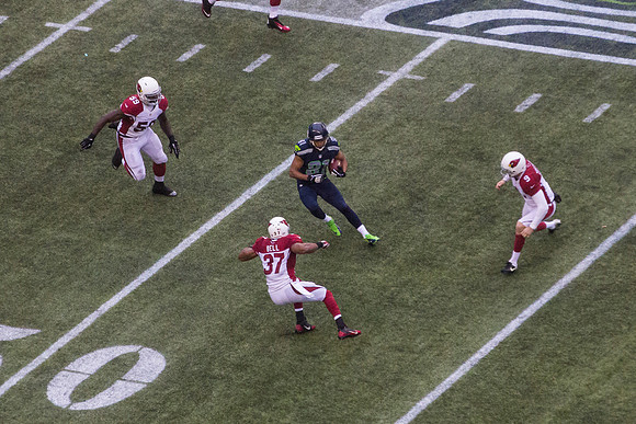 Golden Tate Runs Into Traffic